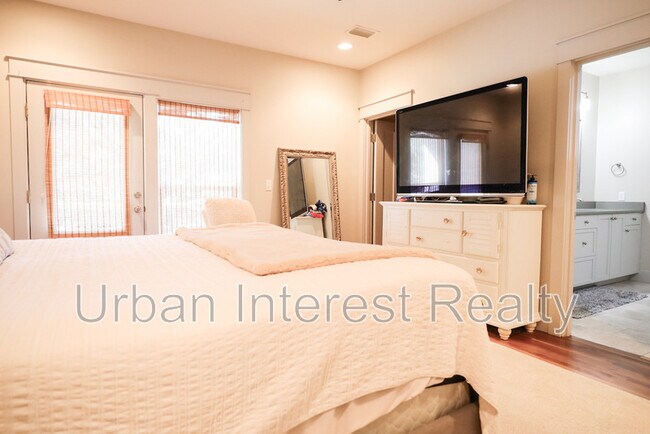 Building Photo - 63 Palm St