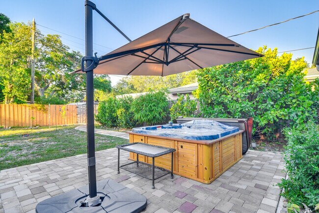 Building Photo - 7100 6th Ave N