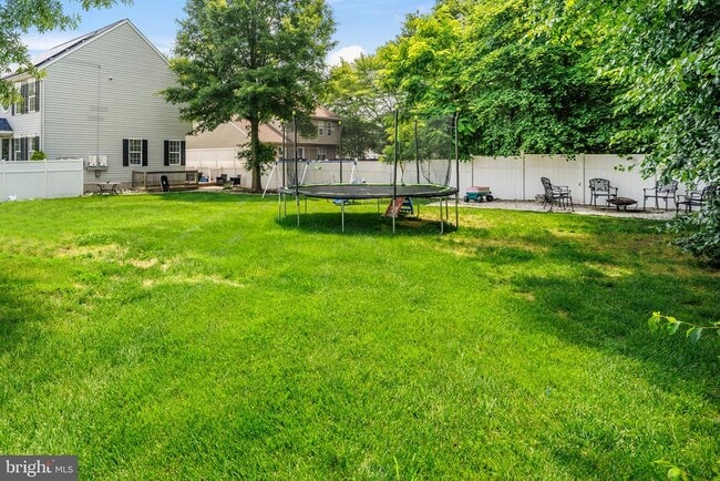 Building Photo - 523 Lincoln Dr
