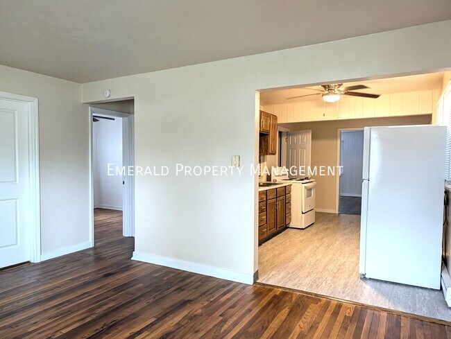 Building Photo - 2720 Prial Ave