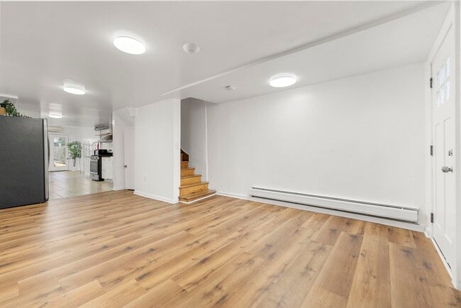 Building Photo - 40 Van Reypen St