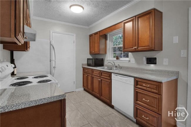 Building Photo - 451 Sandpiper Rd