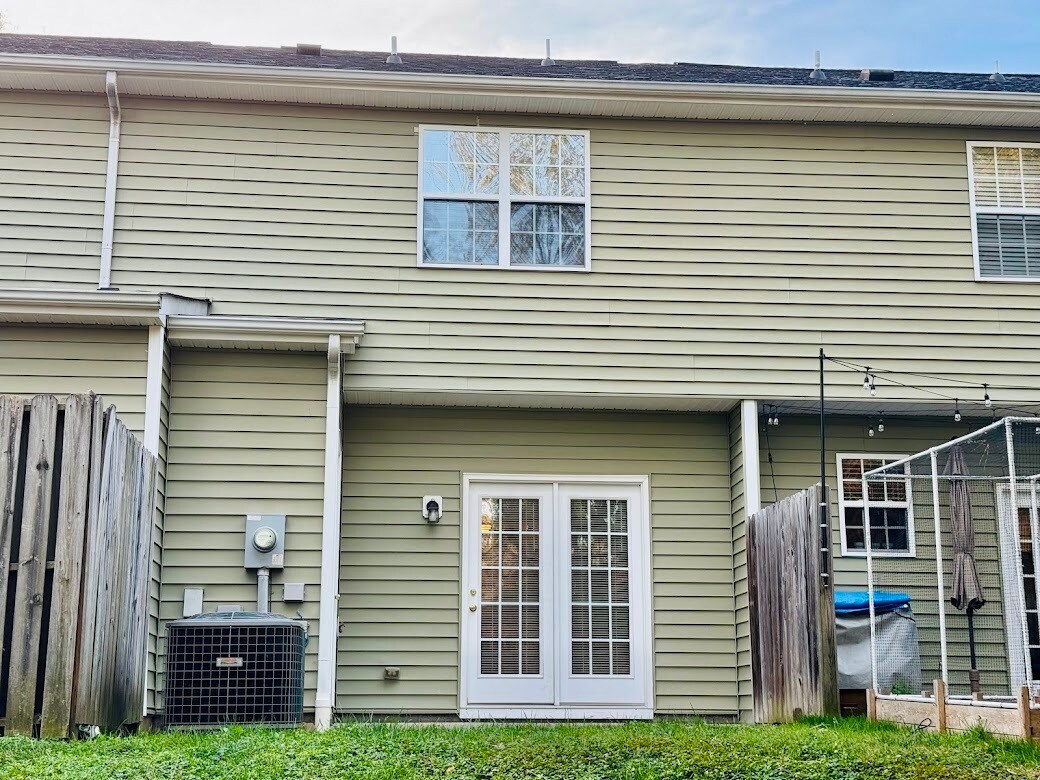 Back Exterior - 844 Horton Rd