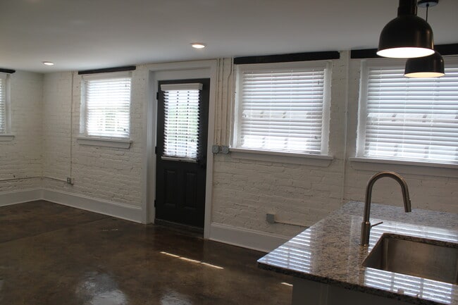 Building Photo - School