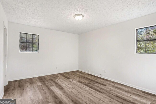 Building Photo - 165 Plum Orchard Rd