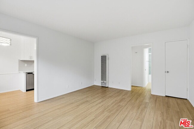 Building Photo - 1944 S Beverly Glen Blvd