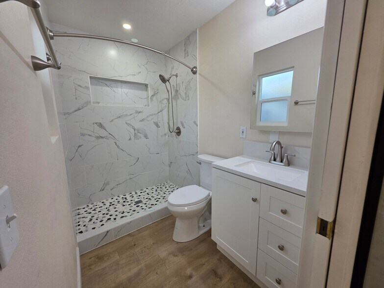 Building Photo - 24542 San Marcos Dr