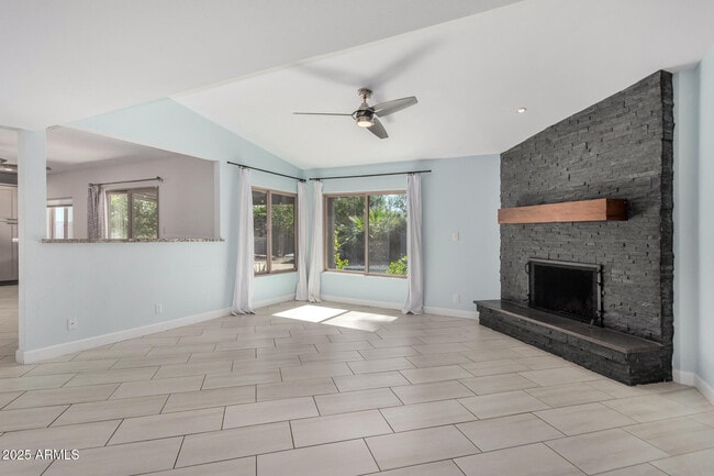 Building Photo - 9245 E Laurel Ln