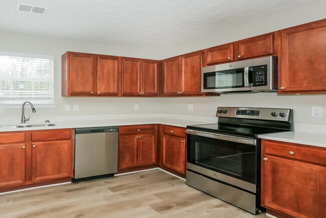 Building Photo - 1405 St Teresa Ct