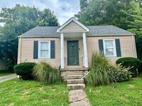 Building Photo - 647 Golfview Dr