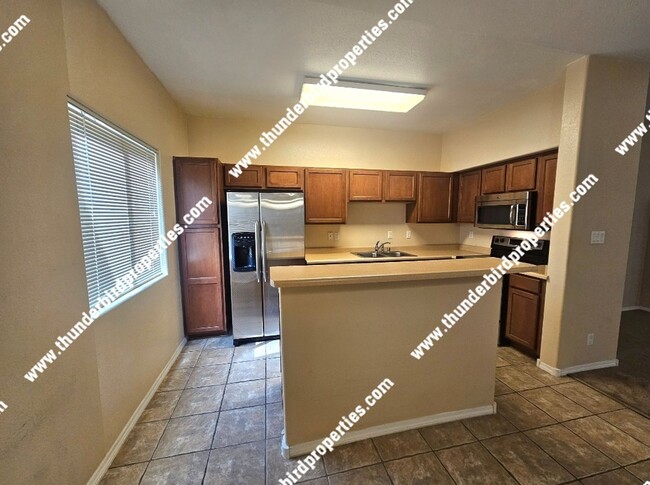 Building Photo - Located in a Gated community!!!