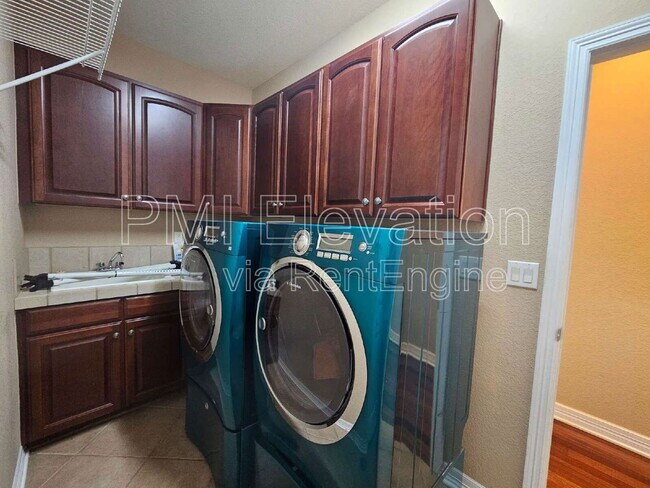 Building Photo - 16448 E Orchard Pl