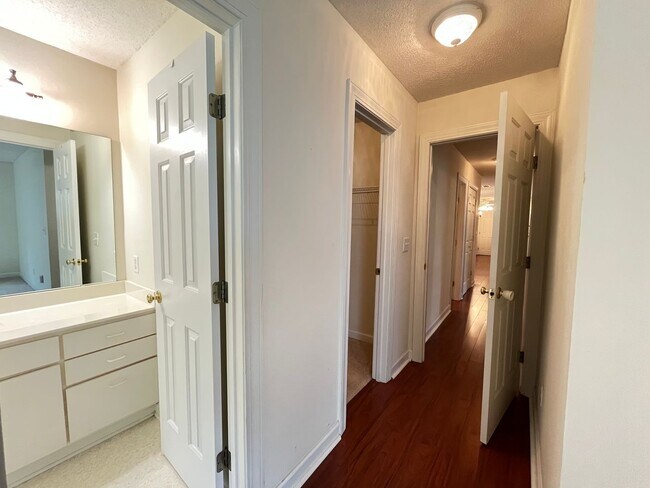 Building Photo - Ground Floor 3 Bedroom, 2 Bath Condo Available Now in Murrells Inlet!