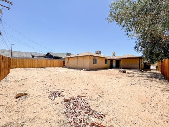 Building Photo - 3 Bedroom Home in 29 Palms