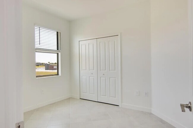 Building Photo - 5512 Sapphire Stone Cv
