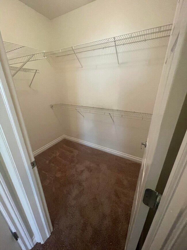 Building Photo - 45588 S Stonewood Rd