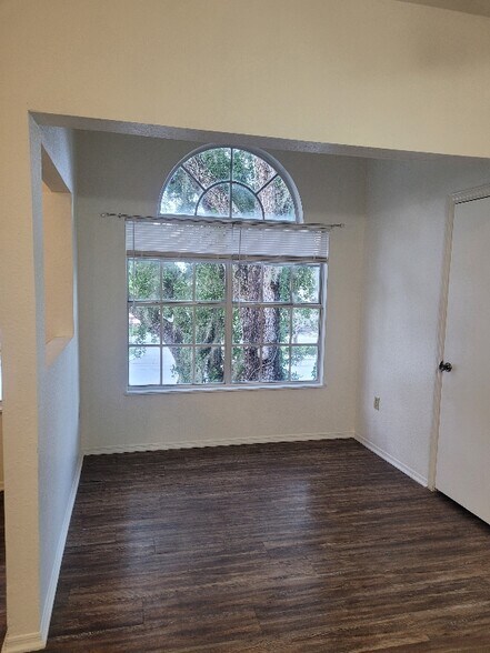 Building Photo - 1603 Columbia Arms Cir