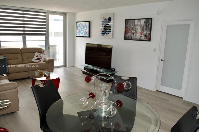 Building Photo - 3725 S Ocean Dr