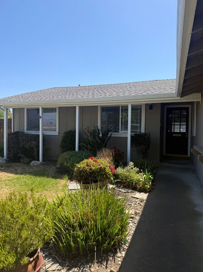 Building Photo - Charming 3 Bedroom, 2 Bathroom Livermore Home with Pool & Private Backyard Oasis