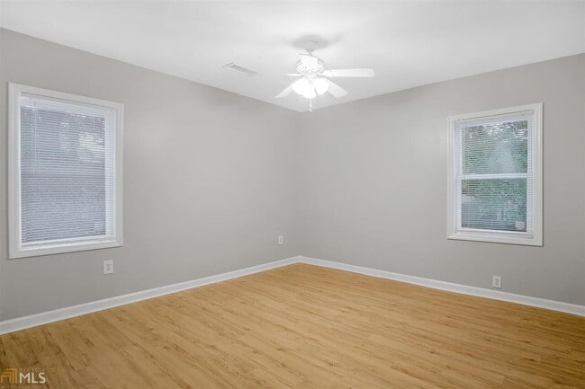 Building Photo - 1270 Trenton St SE