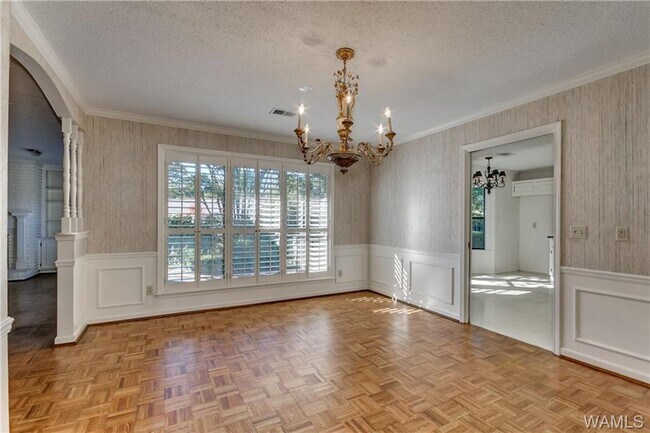 Building Photo - Fantastic 3BR 2Ba in popular Reston Place!