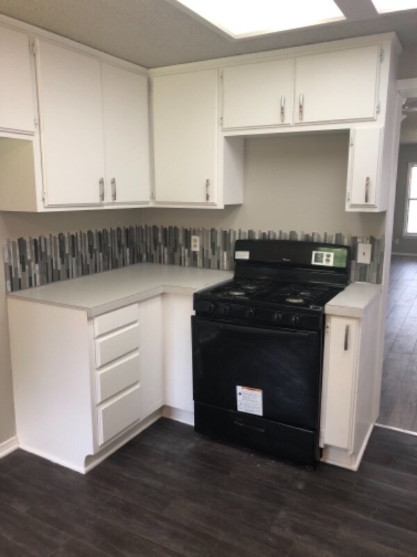 Building Photo - 1116 E Broadway St