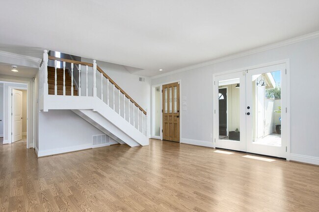 Building Photo - South Huntington Beach Home