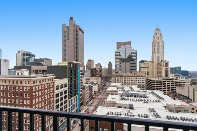 Building Photo - 145 N High St