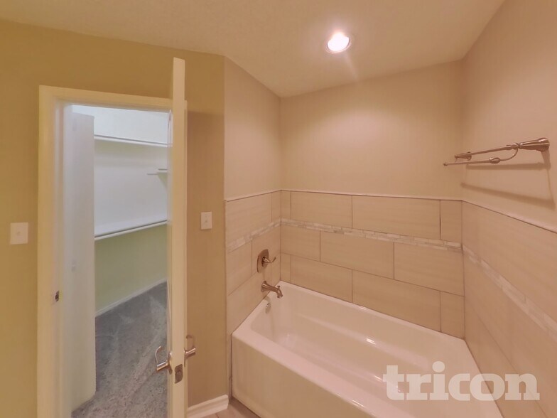 Building Photo - 3427 Waterview Trail