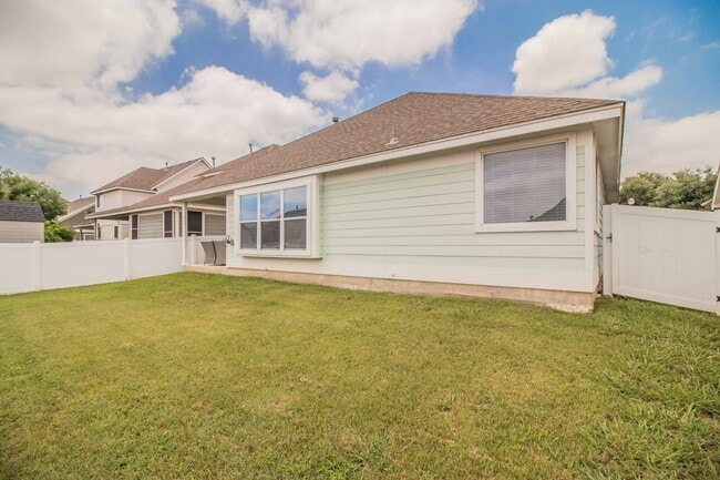 Building Photo - The Best in Texas: 3Bed/2Bath w/Spacious Ensuite