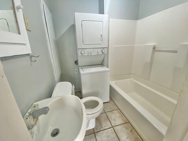 Building Photo - 2218 15th St