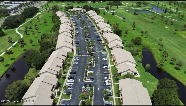 Building Photo - 2175 Golf Isle Dr