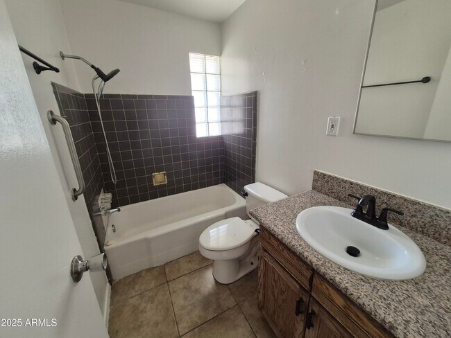 Building Photo - 3945 W Orange Dr
