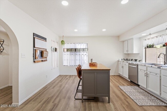 Building Photo - 2151 S Catarina