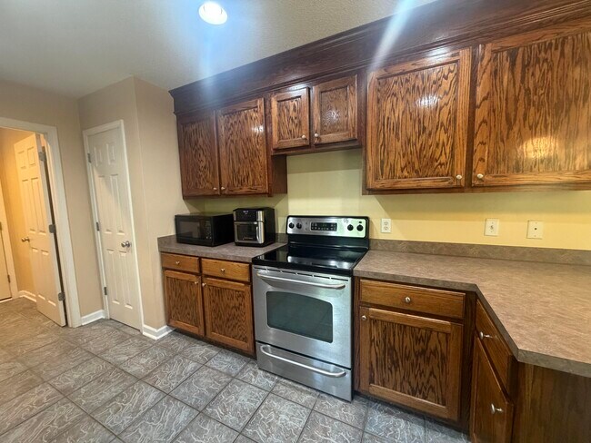 Building Photo - 30 Spanish Moss Cir