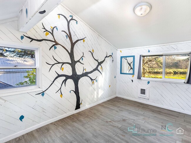 Building Photo - Beautiful River-View Home Near Downtown Warrenton