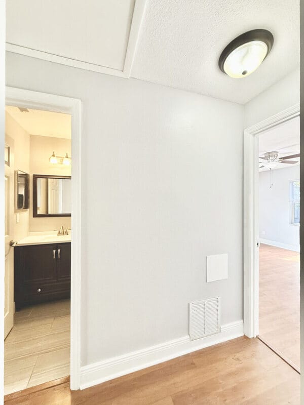 Building Photo - 6475 Cedarbrook Dr