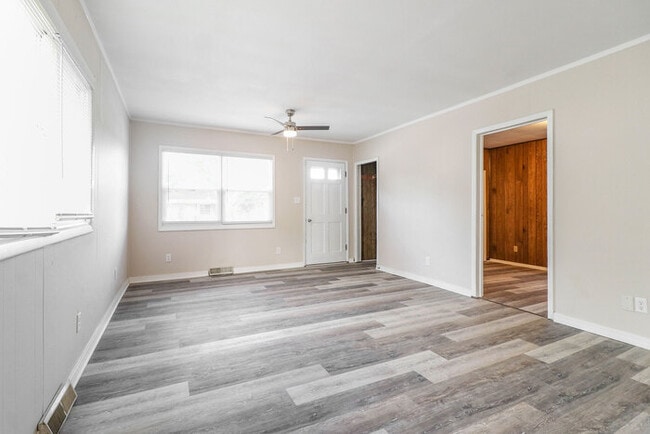 Building Photo - 1722 S Brookfield St