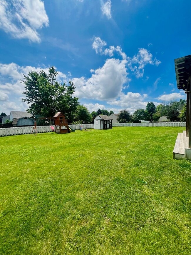 Building Photo - Beautiful 4 Bedroom Home in a Cul-De-Sac
