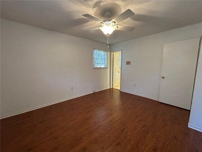 Building Photo - 5359 Emmett Dr