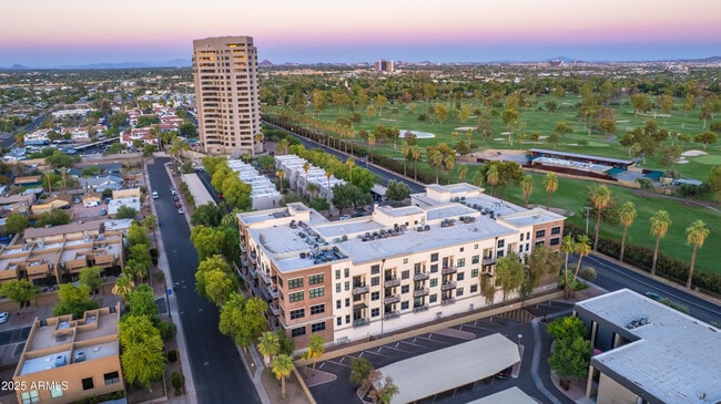 Building Photo - 914 E Osborn Rd