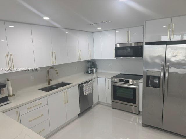 Building Photo - 5401 Collins Ave