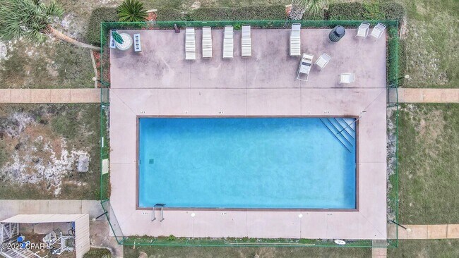 Building Photo - Fully Furnished, with All Utilities and Golf Cart, Townhome Panama City Beach