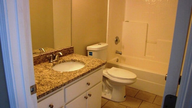 Building Photo - 3 bedroom 2 bath home on large corner lot