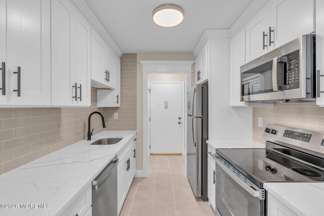 Building Photo - 168 Amberly Dr