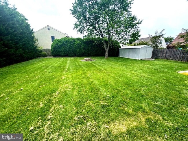 Building Photo - 110 E Partridge Ln