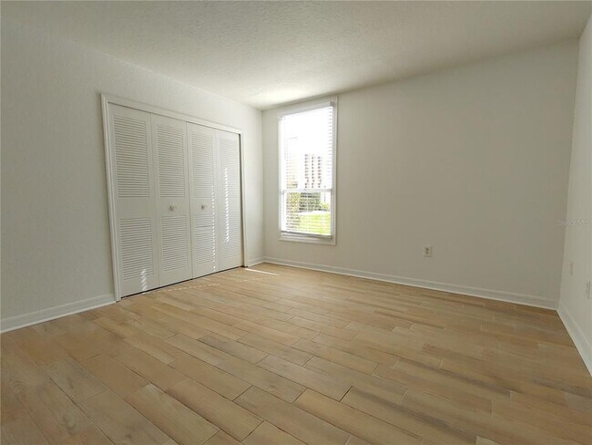Building Photo - 538 Orange Dr