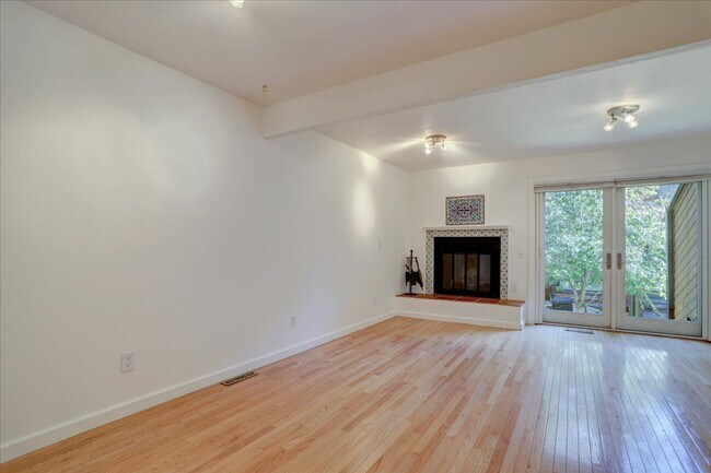 Building Photo - Welcome to Your Boulder Oasis at Hickok Place