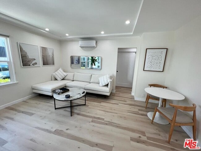 Building Photo - 8757 Dorrington Ave