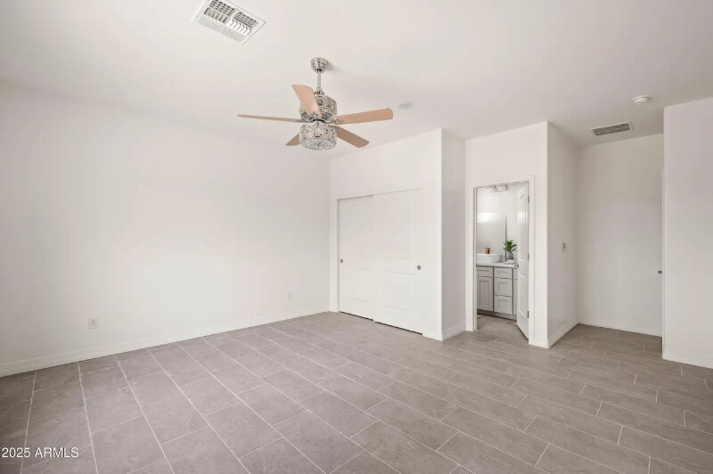 Building Photo - 38167 W San Juan Ave